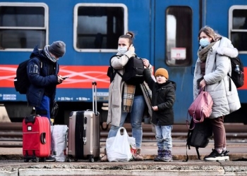 European nations throw open borders to Ukrainian refugees